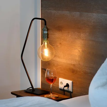 Petersen 6 * וגנרוגה